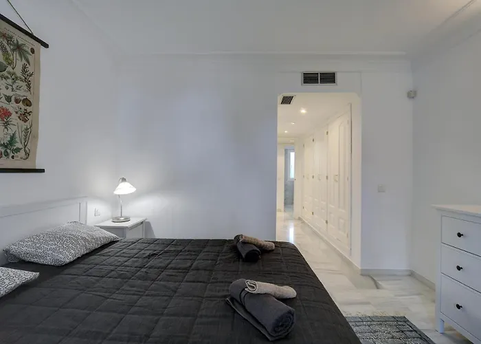 Beautiful Spacious 3 Bedroom アパート マルベーリャ