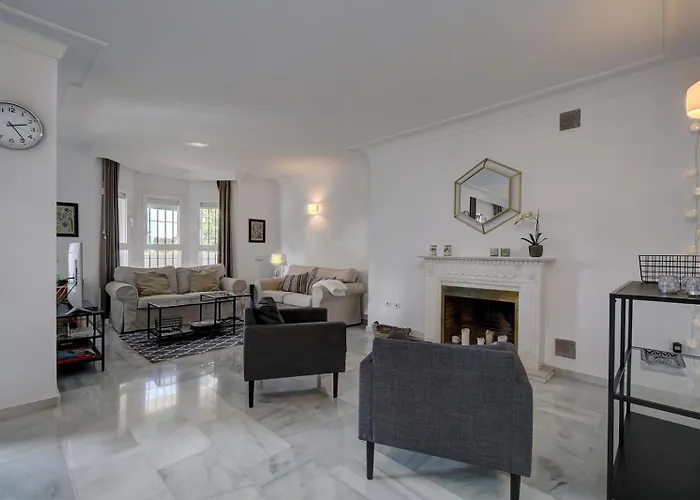 Beautiful Spacious 3 Bedroom * マルベーリャ